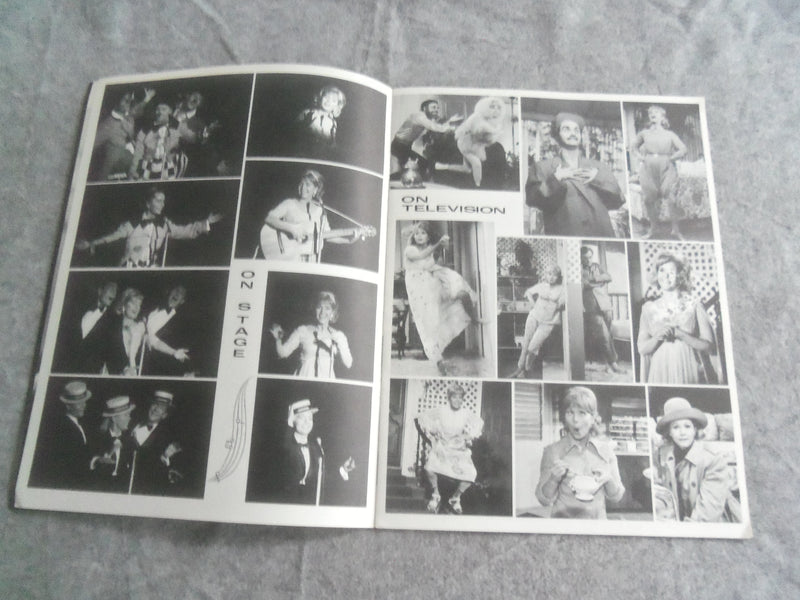 DEBBIE REYNOLDS BROCHURE - STAGE - TV - SINGIN IN THE RAIN - MOLLY BROWN- J 7691