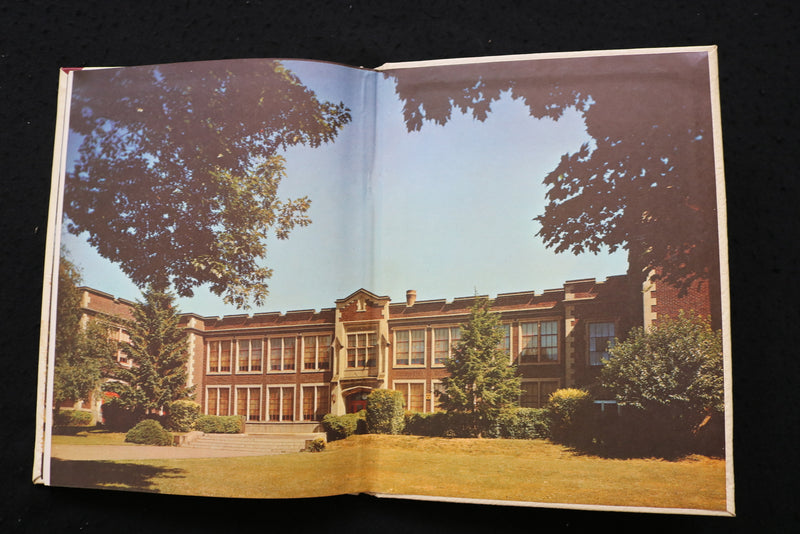 1966 COURIER EASTON JUNIOR HIGH SCHOOL YEARBOOK - EASTON, PA - YB 3493