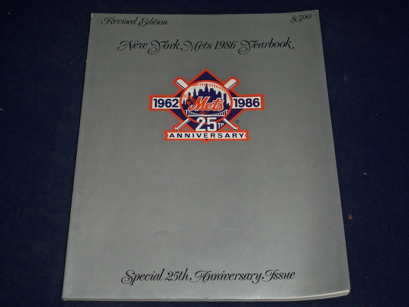 1986 NEW YORK METS OFFICIAL TEAM YEARBOOK REVISED ED. - 25TH ANNIVERSARY - J 398