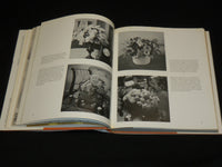 1978 DECORATING WITH FLOWERS HARDCOVER BOOK BY DENISE OTIS - R 724X