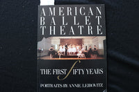 1989 AMERICAN BALLET THEATRE SOFTCOVER BOOK - PORTAITS BY ANNIE LEBOVITZ- K 2314
