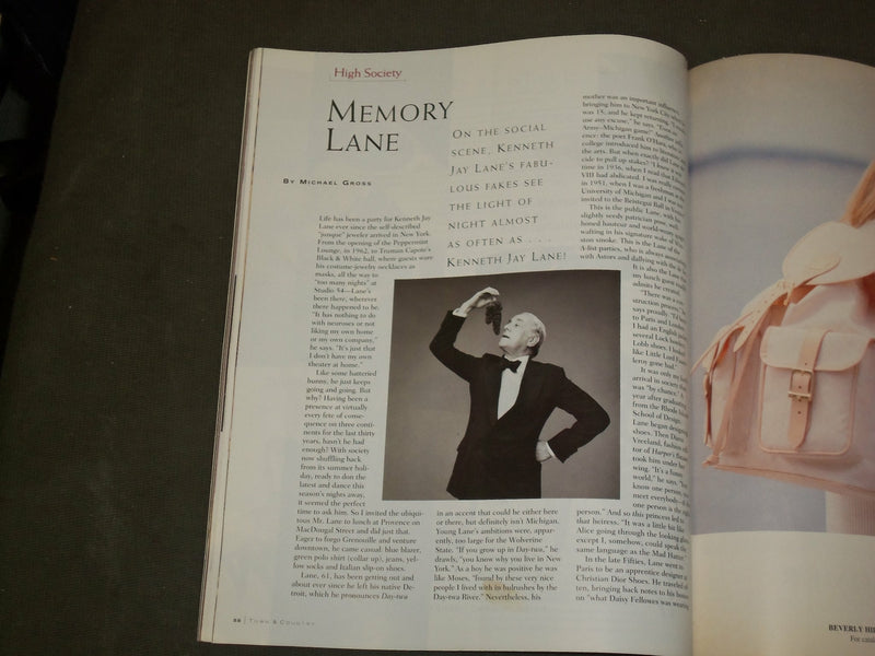 1994 OCTOBER TOWN & COUNTRY MAGAZINE - ANJELICA HUSTON- KENNETH JAY LANE- B 5070