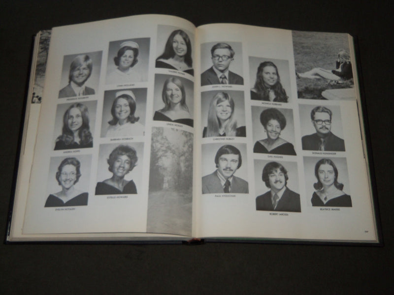1972 PIONEER PATERSON STATE COLLEGE YEARBOOK - WAYNE NEW JERSEY - YB 1381