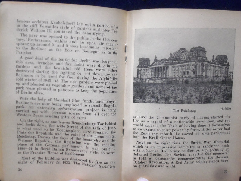 1940'S SPECIAL SERVICES BERLIN TOUR BOOKLET WITH BERLIN MAP SOFTCOVER - K 195