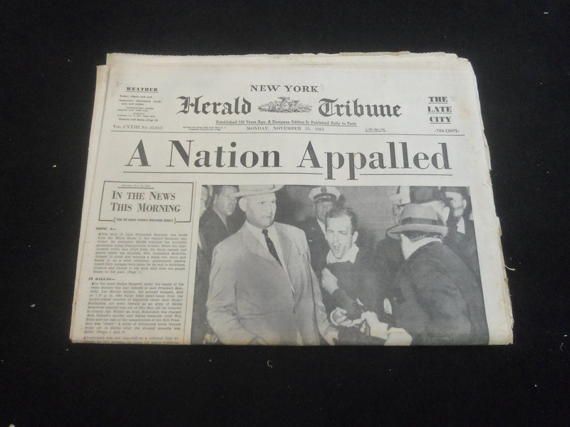 1963 NOVEMBER 25 NEW YORK HERALD TRIBUNE NEWSPAPER - RUBY KILLS OSWALD - NP 5810