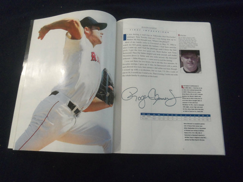 1989 BOSTON RED SOX YEARBOOK - ST 2968A
