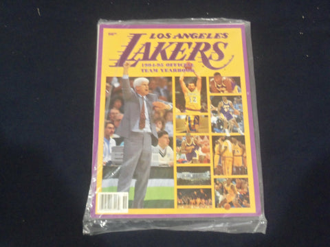 1994-1995 LOS ANGELES LAKERS YEARBOOK - ST 5346N