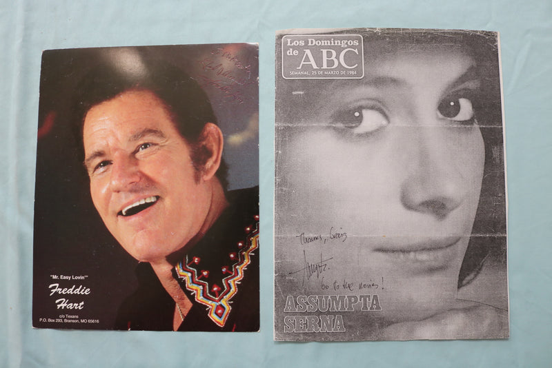 CELEBRITY AUTOGRAPHED PHOTOS - LOT OF 12 - K 2555