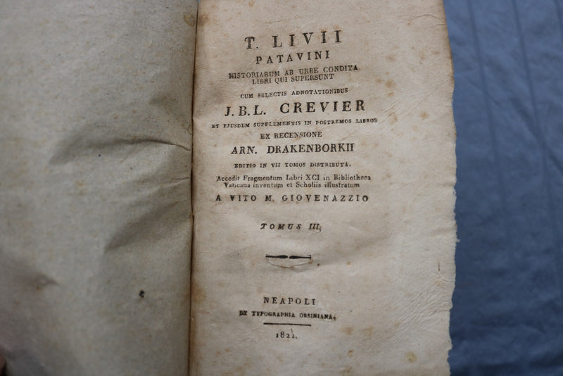 1821 T. LIVII PATAVINI SOFTCOVER BOOK - TOMIS III - LATIN- KD 9593