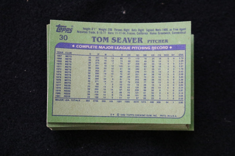 TOM SEAVER 1982 TOPPS BASEBALL CARDS - CARD #30 - NM-MT - LOT OF 27 - #181