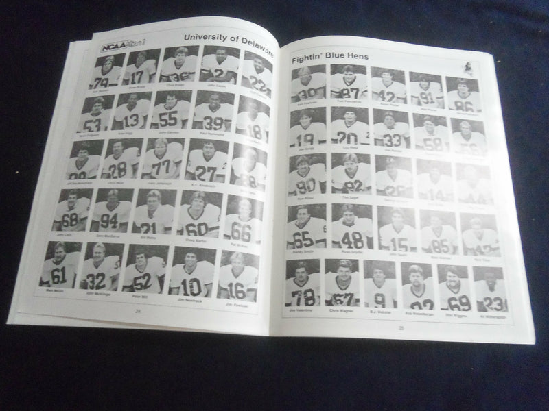 1982 DEC 18 PIONEER BOWL PROGRAM - E. KENTUCKY UNIV VS UNIV DELAWARE - ST 4027Z