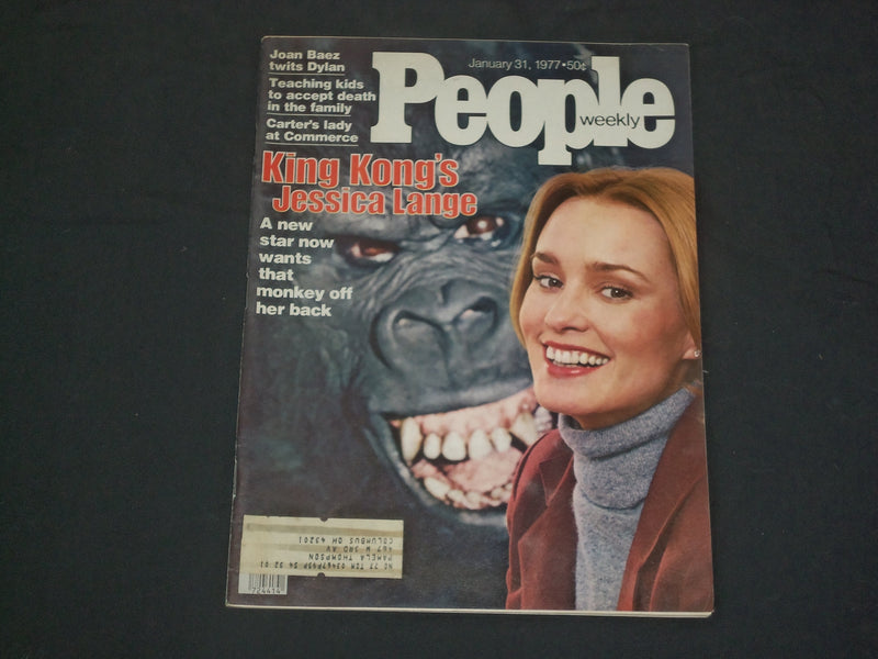 1977 JANUARY 31 PEOPLE MAGAZINE - JESSICA LANGE - B 4725