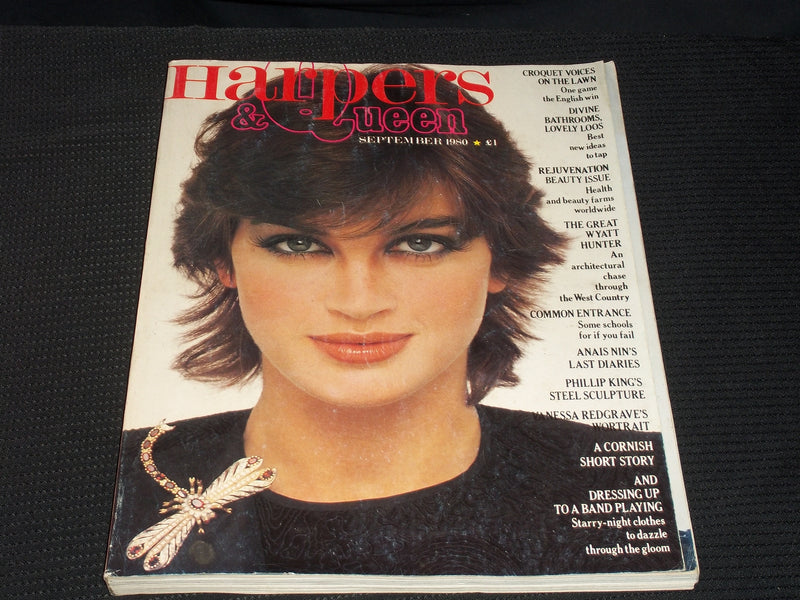 1980 SEPTEMBER HARPERS & QUEEN MAGAZINE - NICE FASHION FRONT COVER - E 5592