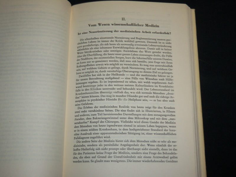 1958 DIE HEILKRAFT DER HAND HARDCOVER BOOK BY MEDIZINALRAT KERSTEN - KD 7196
