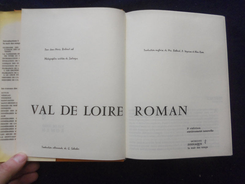 1956-58 ROUSSILLON & VAL DE LOIRE ROMAN HARDCOVER BOOKS BOXED LOT OF 2 - KD 8317