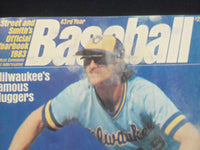 1983 STREET AND SMITH'S BASEBALL MAGAZINE - ROBIN YOUNT COVER - ST 6916