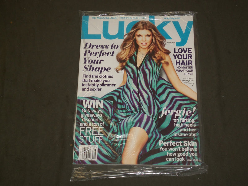 2011 JUNE LUCKY MAGAZINE - FERGIE COVER - B 3571