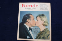 1964 JUNE 21 PARADE MAGAZINE - BOB & LINDA HOPE COVER - E 22409