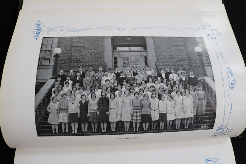 1930 TOM TOM OWEGO FREE ACADEMY YEARBOOK - OWEGO NEW YORK - SOFTCOVER - YB 3475