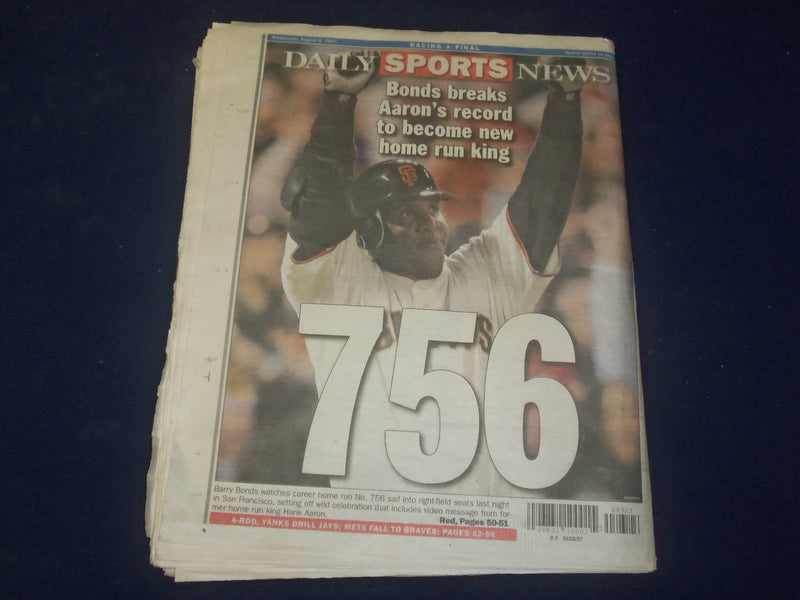 2007 AUG 8 NEW YORK DAILY NEWS NEWSPAPER - BARRY BONDS HITS HR 756 - NP 4202