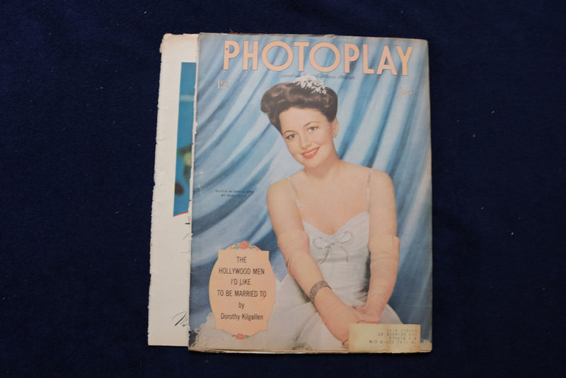 1944 JUNE PHOTOPLAY MAGAZINE - OLIVIA DE HAVILLAND COVER - E 17525