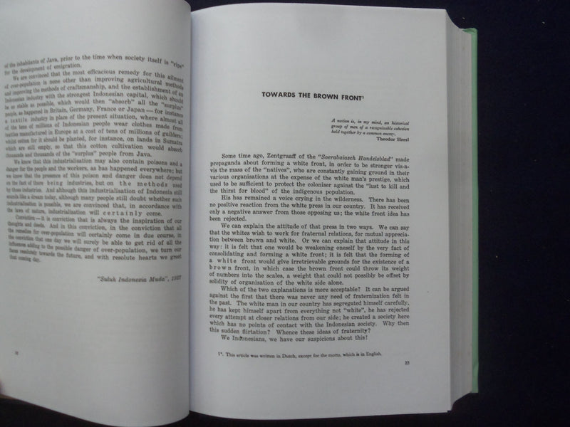 2005 UNDER THE BANNER OF REVOLUTION HARDCOVER BOOK BY DR. IR. SUKERNO - KD 8915