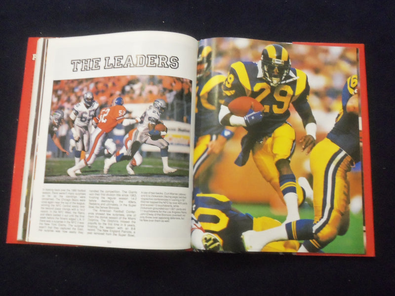 1987 THE WORLD OF PRO FOOTBALL HARDCOVER BOOK - KD 8721