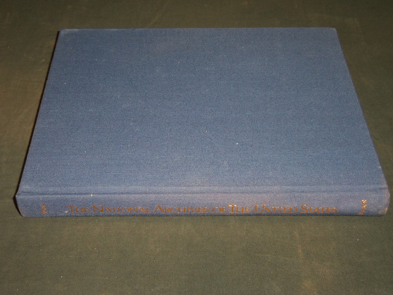 1986 THE NATIONAL ARCHIVES OF THE UNITED STATES BOOK BY HERMAN J. VIOLA- KD 5917
