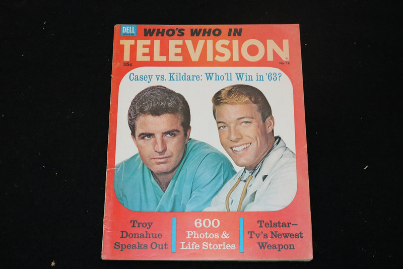 1961-62 WHO'S WHO IN TELEVISION MAGAZINE - CASEY VS. KILDARE COVER - F 256W