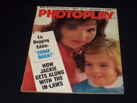 1962 AUGUST PHOTOPLAY MAGAZINE - JACKIE & CAROLINE KENNEDY FRONT COVER - E 16737