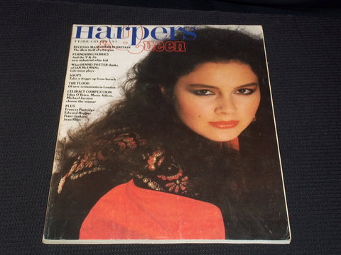 1981 FEBRUARY HARPERS & QUEEN MAGAZINE - NICE FASHION FRONT COVER - E 5595
