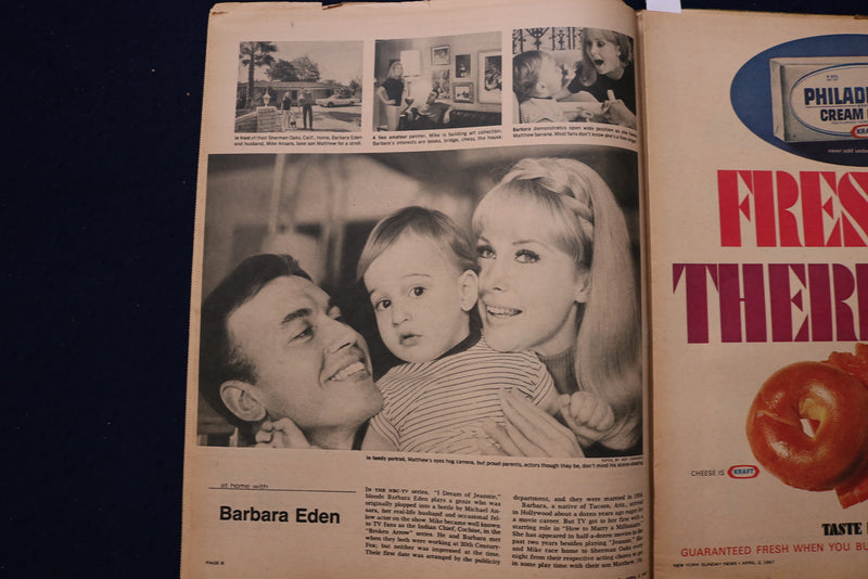 1967 ARIL 2 SUNDAY NEWS COLOROTO MAGAZINE - JESSICA WALTER - STREISAND - E 23220