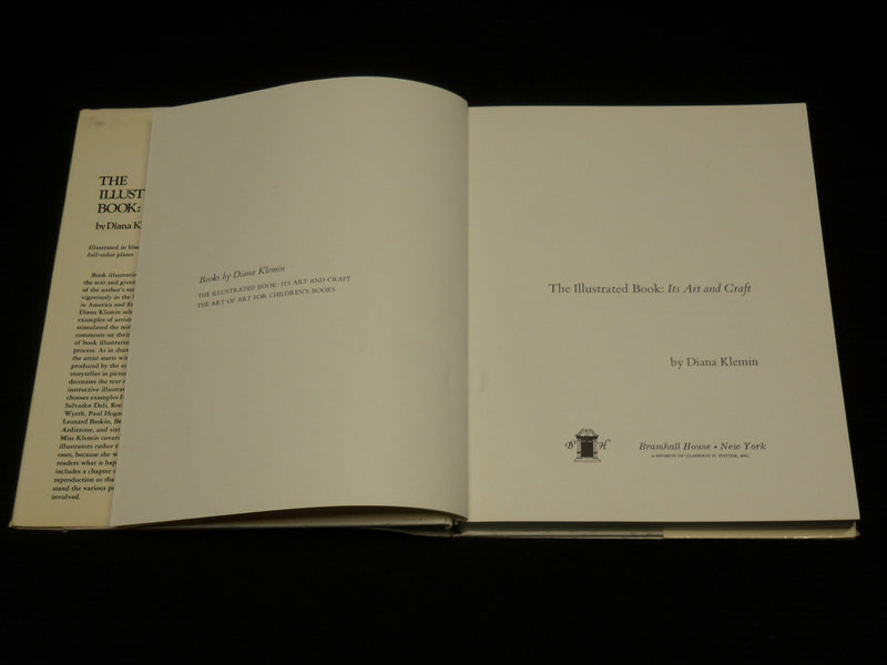 1970 THE ILLUSTRATED BOOK ITS ART & CRAFT HARDCOVER BY DIANNA KLEMIN - R 728C