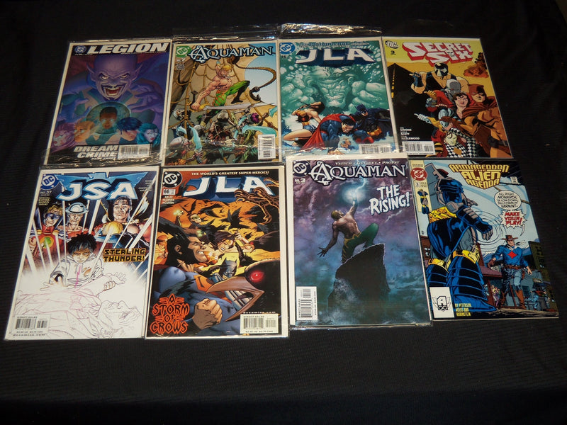 2000'S ASSORTED DC COMIC BOOK LOT OF 33 DIFFERENT ISSUES VF TO NM - LOT #4