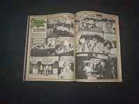 1977 NOVEMBER 3 SCHOLASTIC ACTION MAGAZINE - PELE! THE KING OF SOCCER- SP 1521F