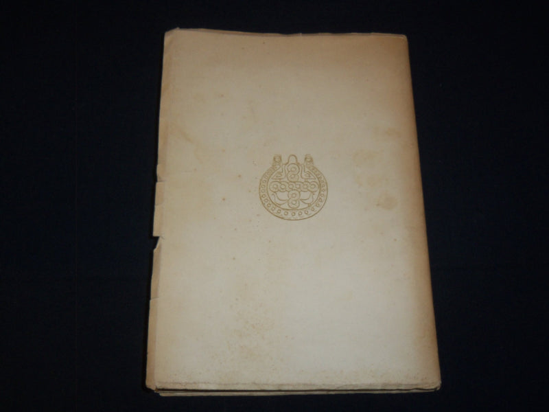 1955 ARCHAEOLOGICAL MUSEUM OF HERACLION GUIDE - SOFTCOVER - NICE PLATES - K 2037