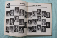 1964 QUIVER WISCONSIN STATE UNIVERSITY YEARBOOK - OSHKOSH, WISCONSIN - YB 3574