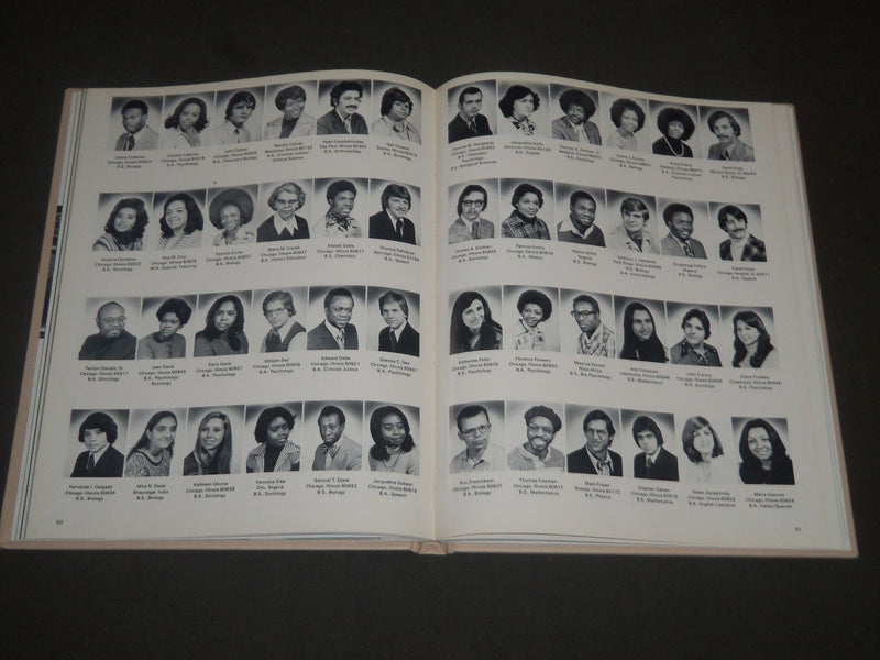 1976 THE CIRCLE UNIVERSITY OF ILLINOIS YEARBOOK - NICE PHOTOS - YB 971