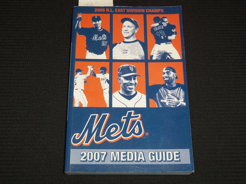 2007 METS MEDIA GUIDE - N. L. EAST DIVISION CHAMPS - SOFTCOVER - KD 5981X