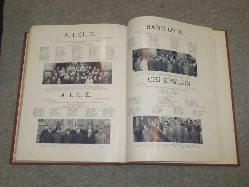 1943 THE UNIVERSITY OF ILLINOIS YEARBOOK - CHAMPAIGN-URBANA, ILLINOIS - YB 2057