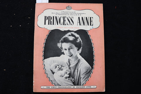 1950 PRINCESS ANNE FIRST SOUVENIR BOOK - SOFTCOVER - K 2252