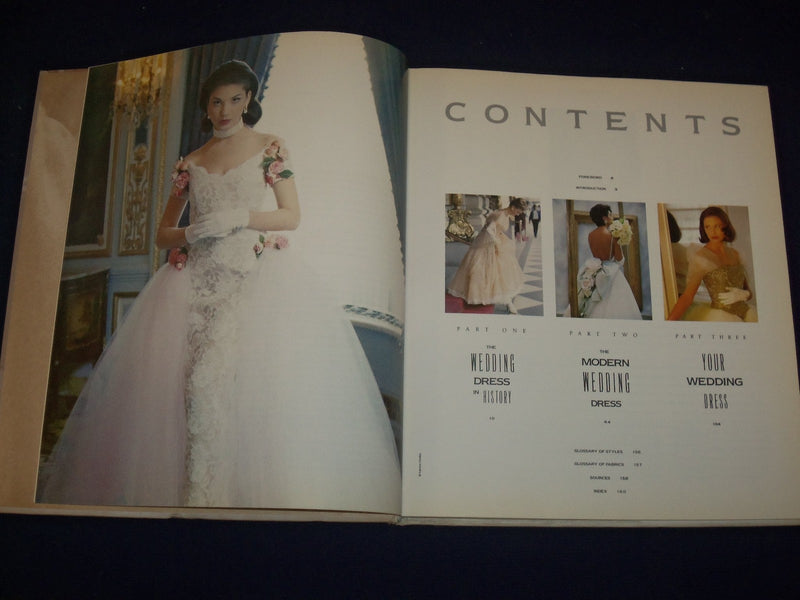 1993 THE WEDDING DRESS BOOK BY MARIA MCBRIDE-MELLINGER - GREAT PHOTOS - KD 2736
