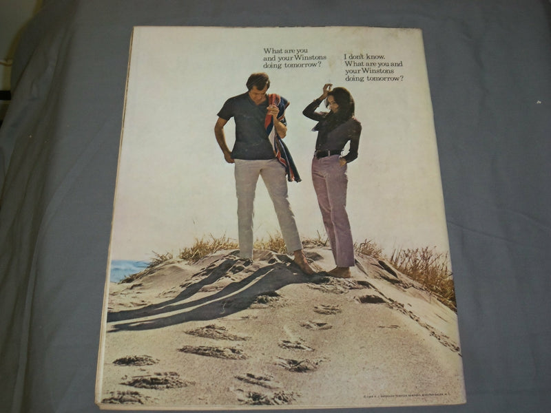 1969 OCTOBER 21 LOOK MAGAZINE - JAPAN 1970 - LENNON SISTERS - LK 45