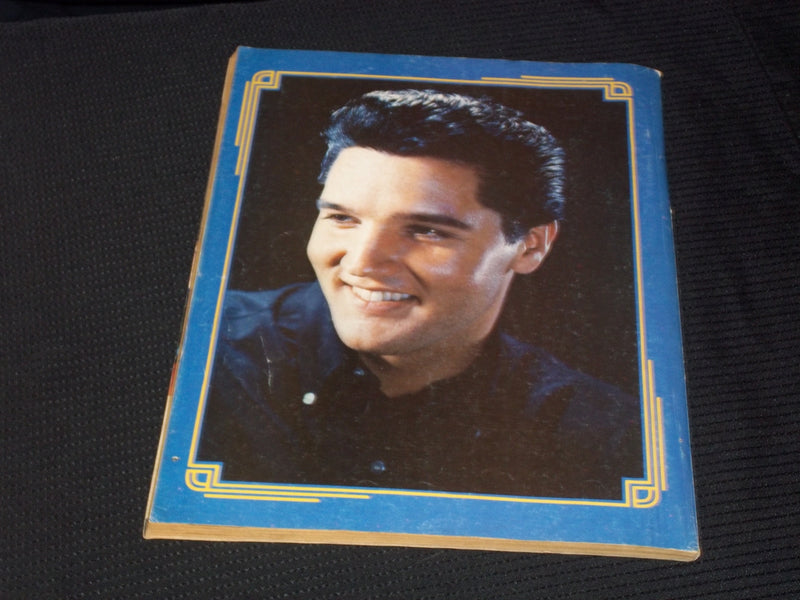 1977 ELVIS PRESLEY A PHOTOPLAY TRIBUTE MAGAZINE - ELVIS PRESLEY COVER - E 7652
