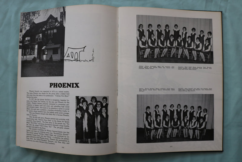1964 QUIVER WISCONSIN STATE UNIVERSITY YEARBOOK - OSHKOSH, WISCONSIN - YB 3574