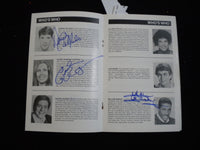 1985 PETER PAN THEATRE PROGRAM - NEHEMIAH PERSOFF + 13 OTHER SIGNATURES - J 8286