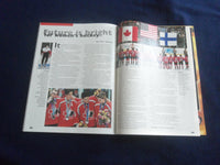 1998-1999 ANNUAL CANADIAN HOCKEY MAGAZINE - ROB BLAKE COVER - F 253I