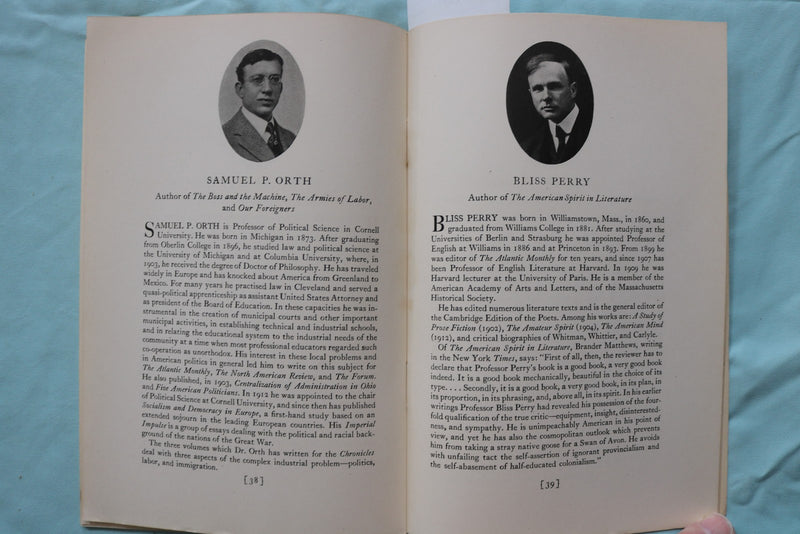 THE NEW HISTORIANS SOFTCOVER BOOKLET - YALE UNIVERSITY PRESS - K 3253