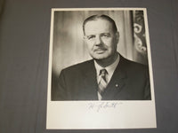 PENNSYLVANIA SENATOR HUGH SCOTT 8 X 10 AUTOGRAPHED PHOTO - J 4069