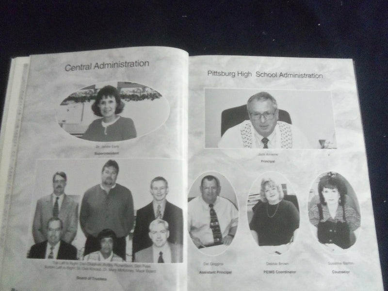 2000 TREASURE CHEST PITTSBURG HIGH SCHOOL YEARBOOK - PITTSBURG, TEXAS - YB 2819